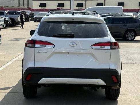 Used 2026 Toyota Corolla Cross LE w/ Moonroof Package FWD image 5
