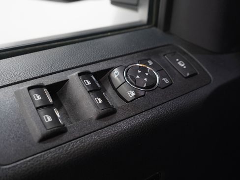 Used 2022 Ford F250 Lariat w/ Black Appearance Package image 21