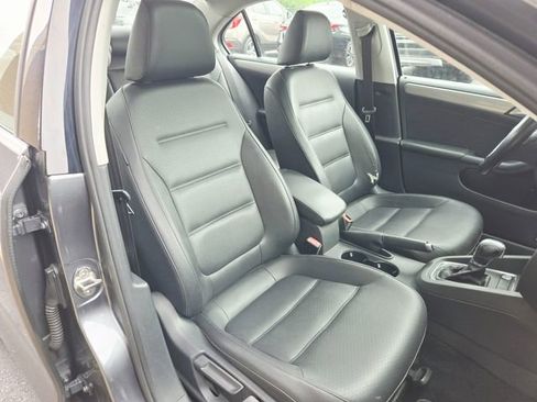 Used 2017 Volkswagen Jetta SE FWD image 19