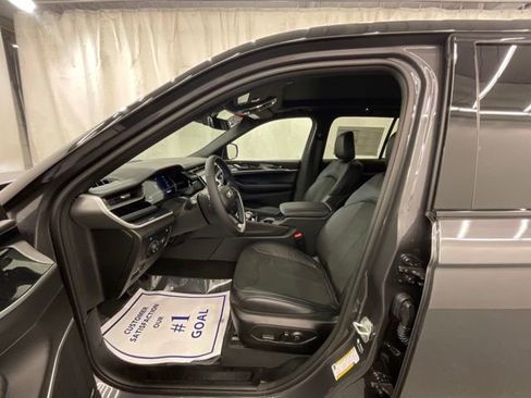 New 2024 Jeep Grand Cherokee Trailhawk w/ Advanced Protech Group II AWD/4WD image 10