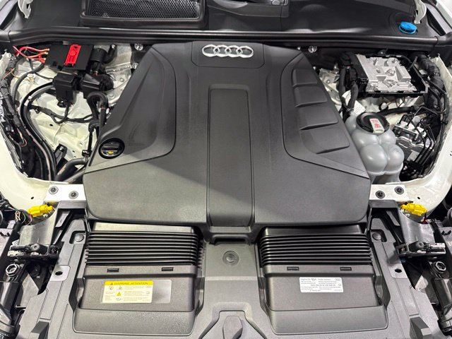 Used 2023 Audi Q7 2.0T Premium w/ Convenience Package AWD/4WD image 11