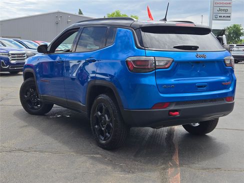 Used 2024 Jeep Compass Trailhawk w/ Trailhawk Elite Group AWD/4WD image 12