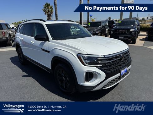 Used 2025 Volkswagen Atlas Peak Edition SE AWD/4WD image 1