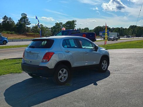 Used 2016 Chevrolet Trax LS AWD/4WD image 5
