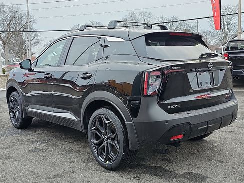 New 2026 Nissan Kicks SR w/ Cold Weather Package image 3