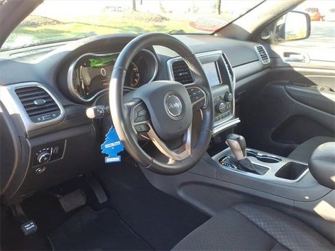 Certified 2020 Jeep Grand Cherokee Laredo image 7