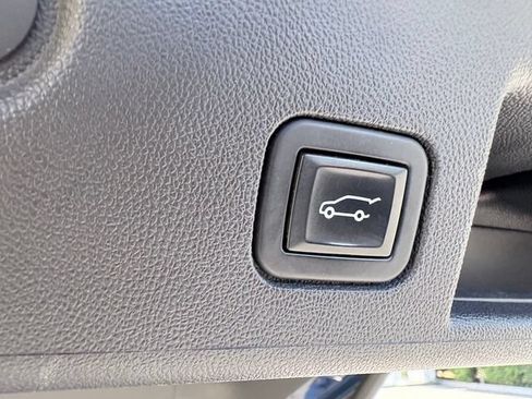 Used 2022 Chevrolet Equinox RS FWD image 29