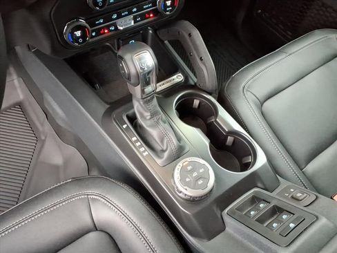 New 2025 Ford Bronco Badlands image 18