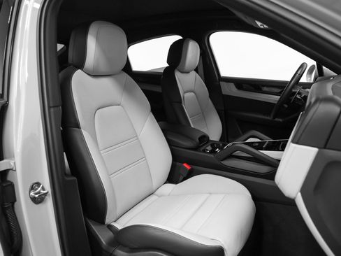 Certified 2024 Porsche Cayenne Coupe AWD/4WD image 20