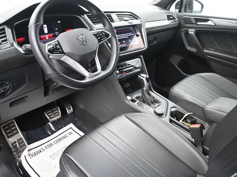 Certified 2022 Volkswagen Tiguan SE R-Line AWD/4WD image 2
