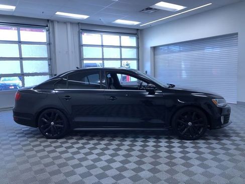 Used 2012 Volkswagen Jetta GLI FWD image 31