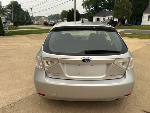 Used 2011 Subaru Impreza 2.5i AWD/4WD image 7