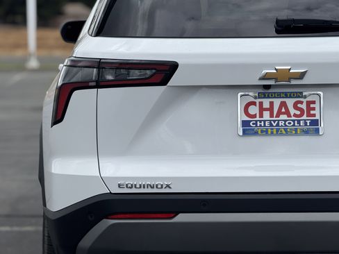 New 2026 Chevrolet Equinox LT image 6