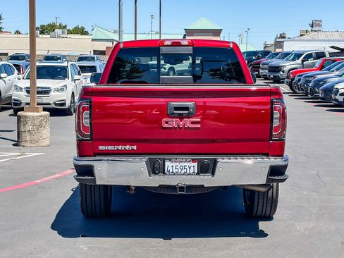 Used 2018 GMC Sierra 1500 SLT AWD/4WD image 3