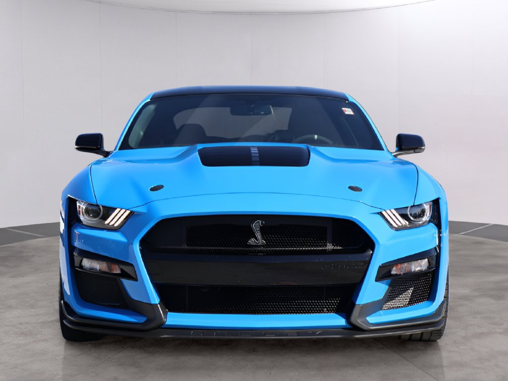 Used 2022 Ford Mustang Shelby GT500 w/ Technology Package RWD image 2