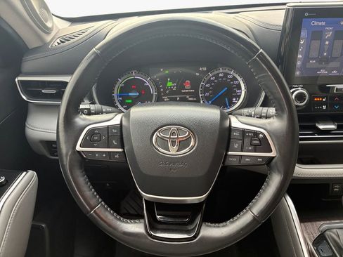 Used 2022 Toyota Highlander Platinum image 21