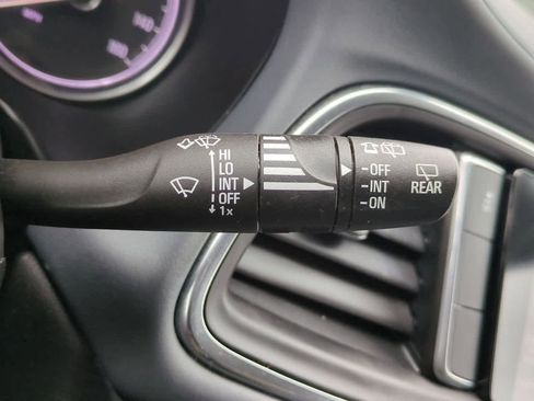 Used 2019 Buick Enclave Essence image 26