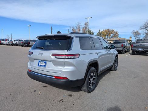 New 2025 Jeep Grand Cherokee L Limited w/ Trailer Tow Package image 7