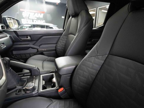 Certified 2025 Toyota Tacoma TRD Off-Road w/ TRD Off Road Premium Package image 10