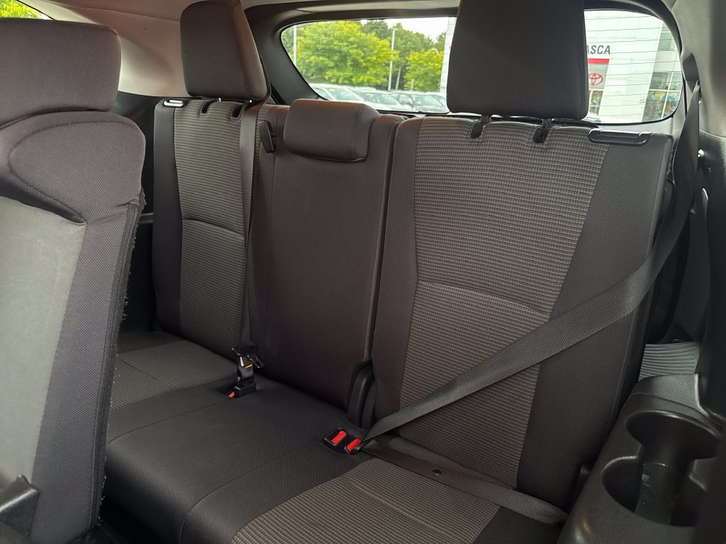 Used 2025 Toyota Highlander LE AWD/4WD image 40