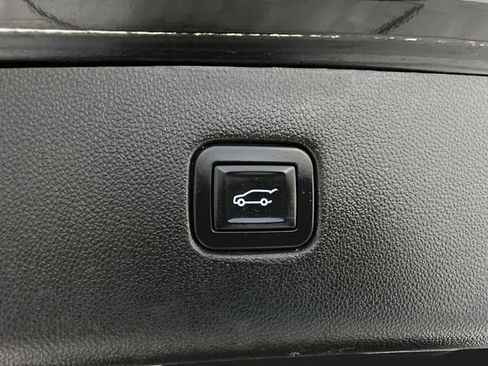 Used 2019 Chevrolet Blazer RS image 17