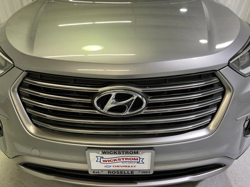 Used 2017 Hyundai Santa Fe Limited w/ Cargo Package image 4