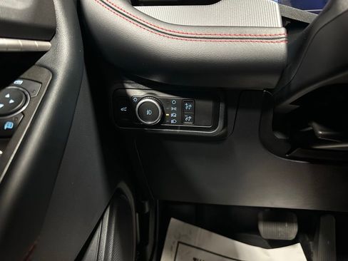 Used 2025 Ford Explorer ST-Line image 18