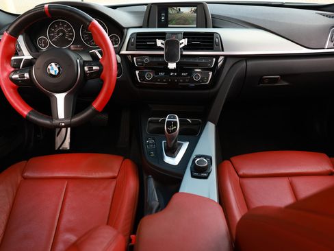 Used 2018 BMW 330i Sedan w/ M Sport Package image 26