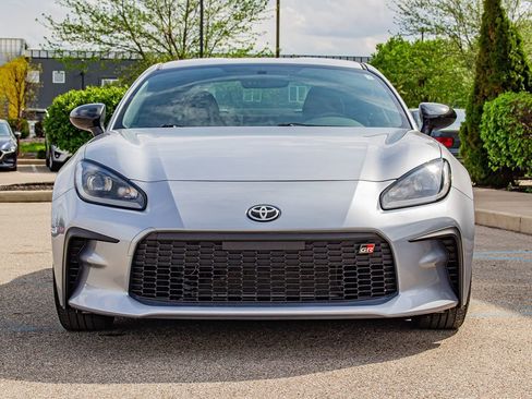 Used 2022 Toyota GR86 w/ ALL Weather Mat Package (TMS) image 2