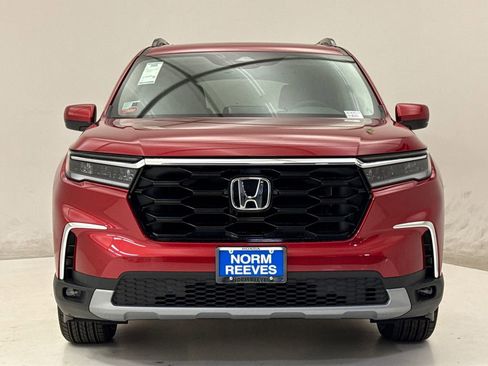 New 2025 Honda Pilot Touring image 3