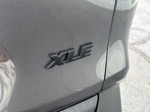 Used 2020 Toyota RAV4 XLE FWD image 32