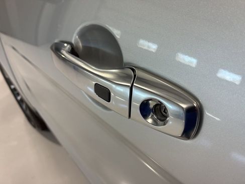 Used 2016 Ford Explorer Platinum image 37