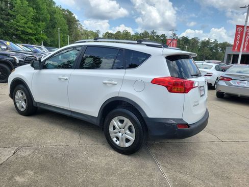 Used 2013 Toyota RAV4 LE FWD image 3