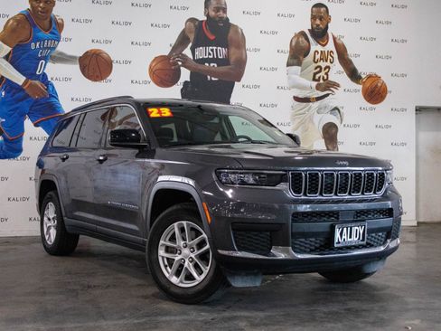 Used 2023 Jeep Grand Cherokee L Laredo RWD image 2