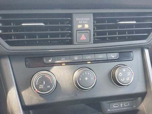 Certified 2024 Volkswagen Jetta Sport FWD image 27