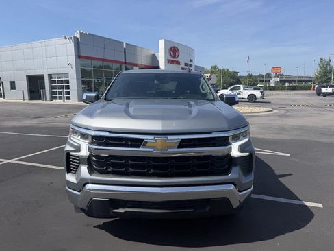 Used 2025 Chevrolet Silverado 1500 LT RWD image 2