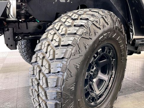 Used 2018 Jeep Wrangler Unlimited Sport S image 32