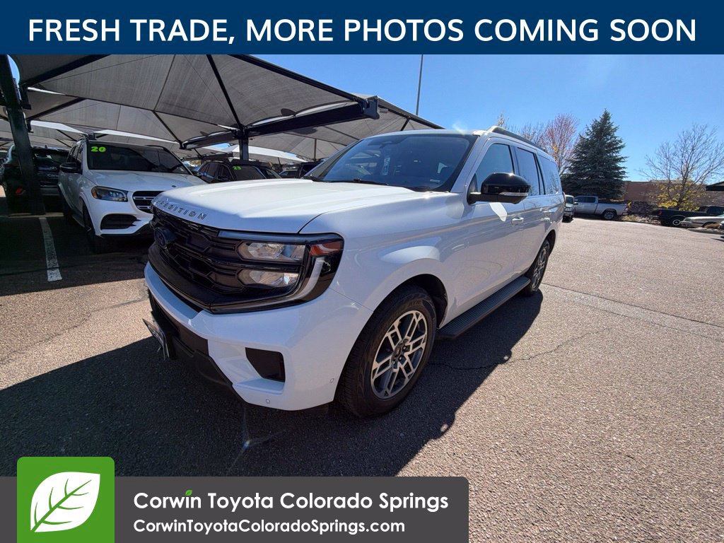 Used 2025 Ford Expedition Active AWD/4WD image 3
