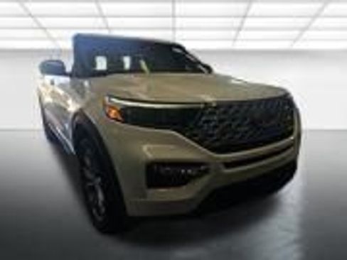 Used 2023 Ford Explorer Limited w/ Equipment Group 301A AWD/4WD image 2