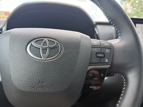 Certified 2025 Toyota Camry SE w/ Convenience Package FWD image 11