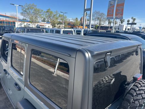 Used 2025 Jeep Wrangler Willys image 21
