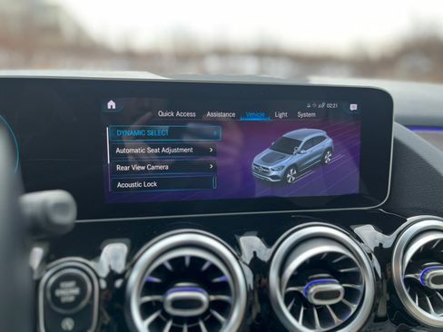 Used 2021 Mercedes-Benz GLA 250 4MATIC image 30