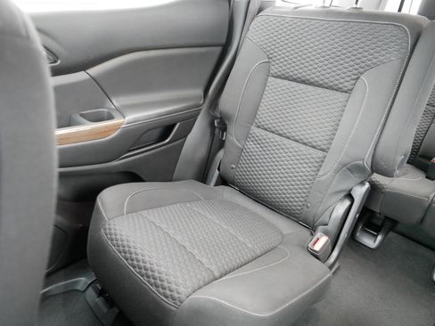 Used 2017 GMC Acadia SLE image 12