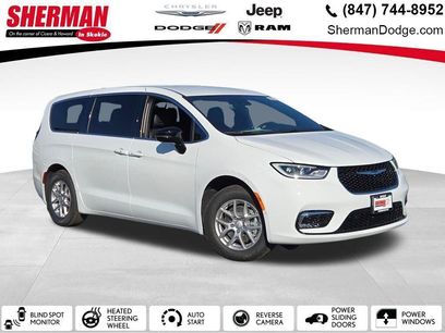 New 2026 Chrysler Pacifica Select