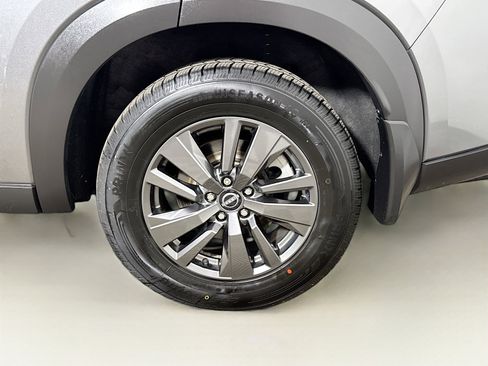 Used 2022 Nissan Pathfinder SV w/ SV Premium Package AWD/4WD image 30