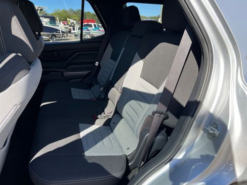 Used 2025 Toyota 4Runner TRD Off-Road image 32