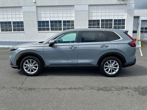 Used 2025 Honda CR-V EX image 3