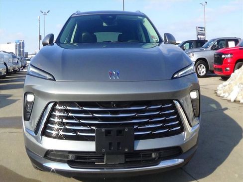 Used 2025 Buick Envision Preferred image 3