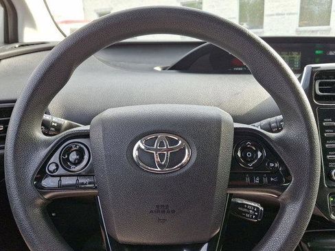 Certified 2022 Toyota Prius LE FWD image 18