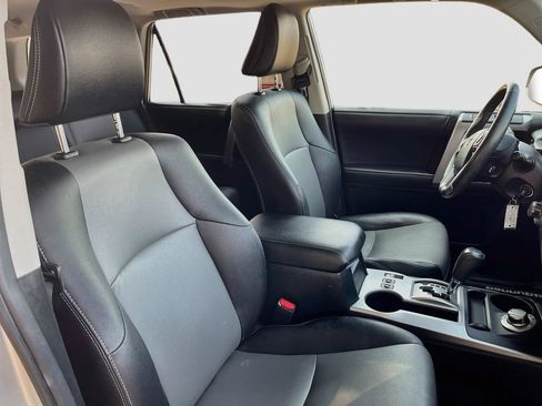 Used 2018 Toyota 4Runner SR5 Premium AWD/4WD image 31